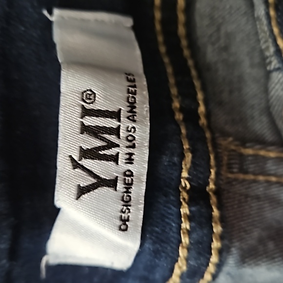 Size 5 YMI Dark Cargo shorts - Picture 4 of 5